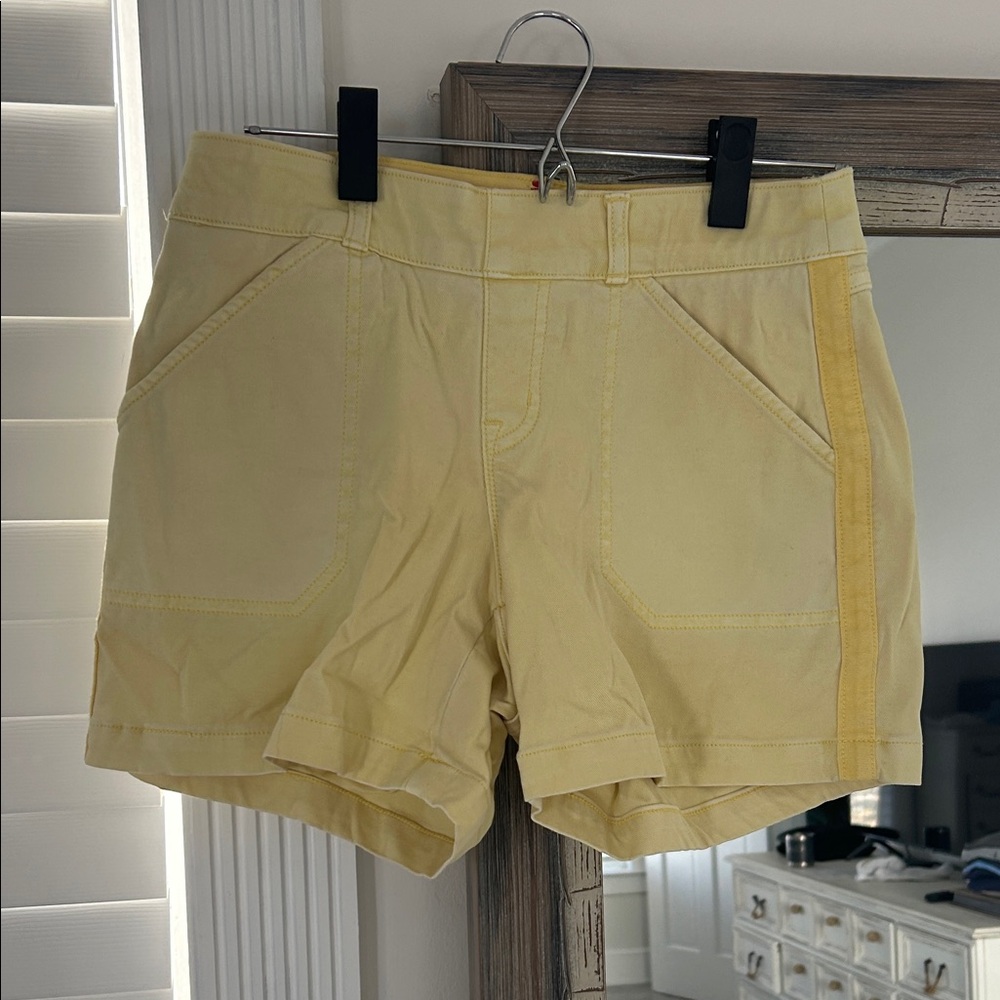 Spanx Stretch Twill Shorts size Soft Yellow